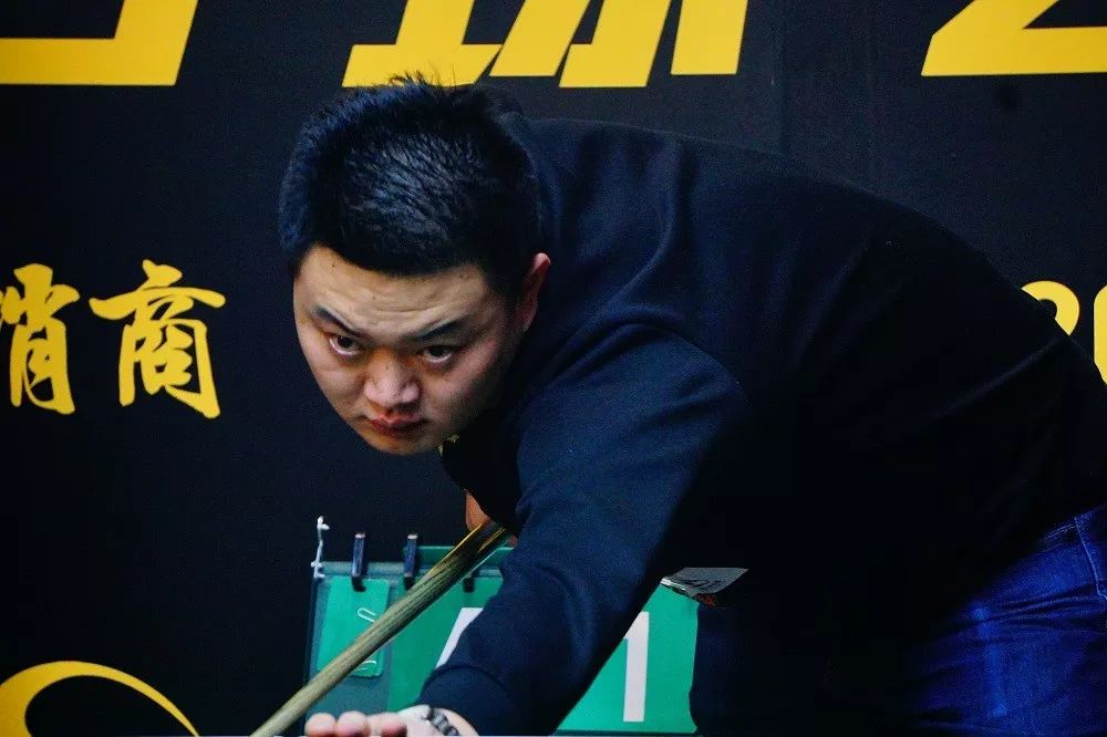 不屈不挠的 不屈不挠的